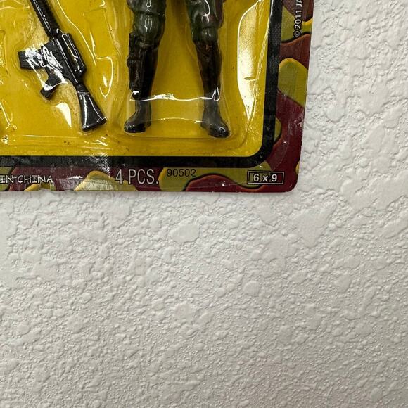 Battle Force Strike Team Poseable Figures with Weapons 4 Piece Set - Picture 7 of 9